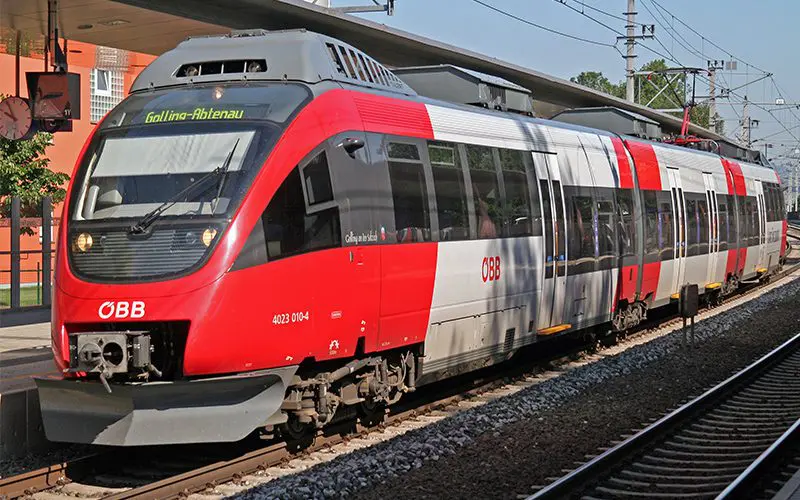 Einfahrender Zug